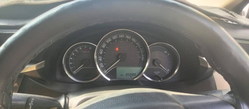 toyota-corolla-altis-x-manual-16-big-2