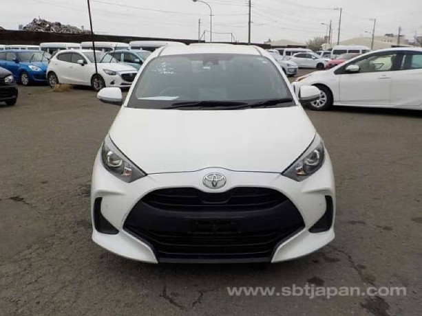 toyota-yaris-g-big-5