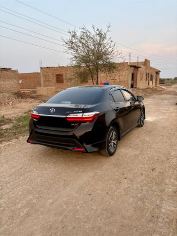 toyota-corolla-altis-2018-big-15