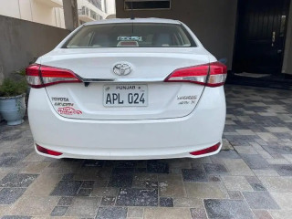 toyota-yaris-atix-15-cvt-2023