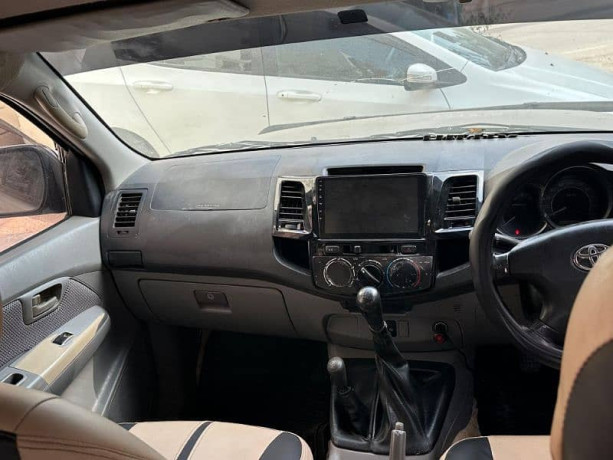 toyota-hilux-2011-big-1