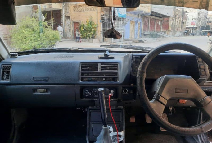 suzuki-swift-1984-big-5