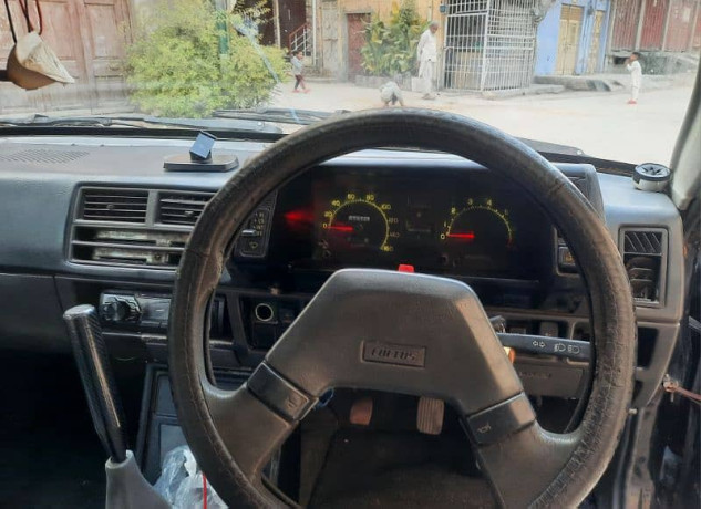 suzuki-swift-1984-big-7