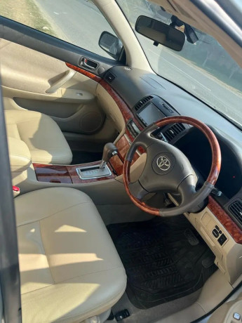 toyota-premio-15-2007-big-2