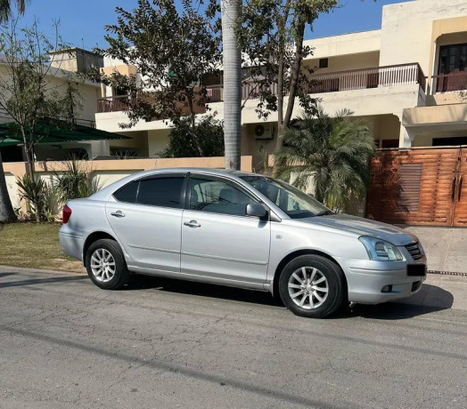toyota-premio-15-2007-big-0