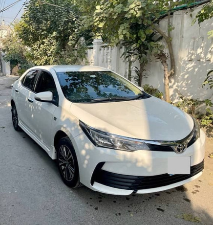 toyota-corolla-altis-16-automatic-big-1