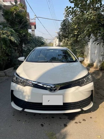 toyota-corolla-altis-16-automatic-big-0