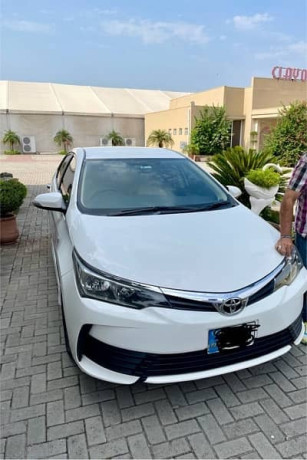toyota-corolla-altis-16-automatic-big-2