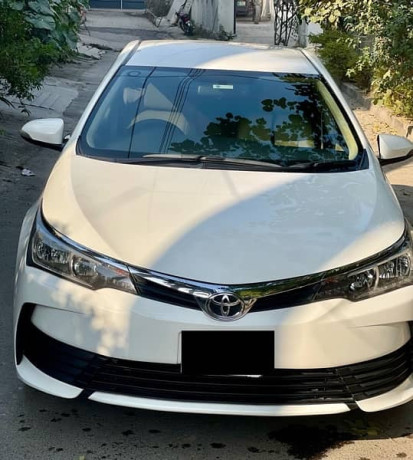 toyota-corolla-altis-16-automatic-big-3