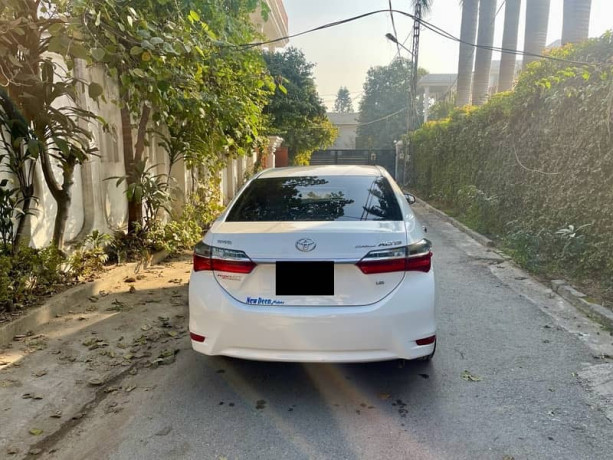 toyota-corolla-altis-16-automatic-big-5