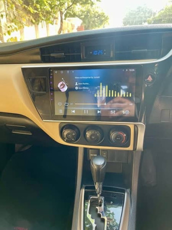 toyota-corolla-altis-16-automatic-big-19