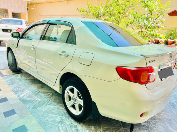 toyota-corolla-xli-2011-big-1