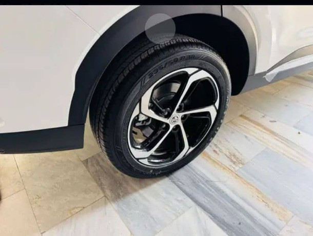mg-hs-phev-2025-big-4