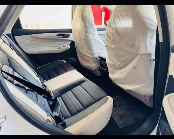 mg-hs-phev-2025-big-7