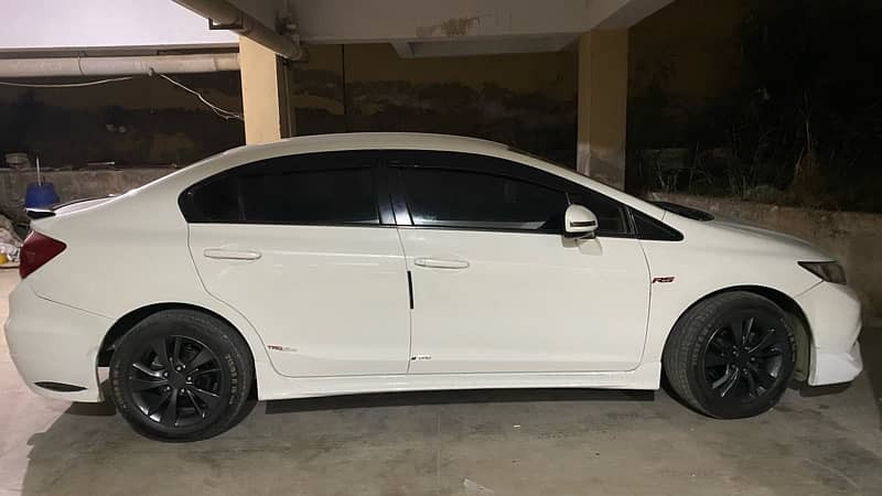 honda-civic-vti-2016-big-1
