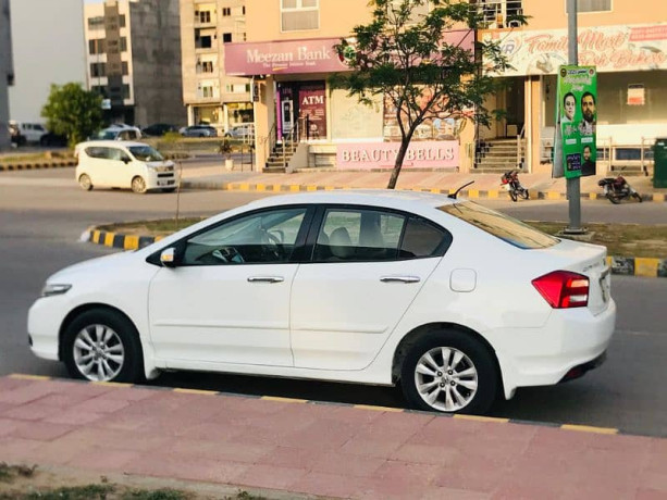 honda-city-aspire-2017-big-10