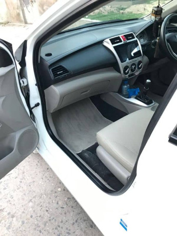 honda-city-aspire-2017-big-17