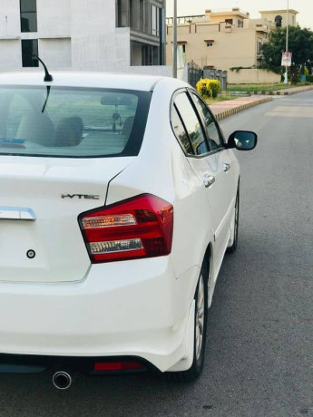 honda-city-aspire-2017-big-12