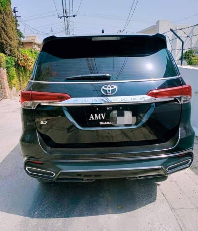 toyota-fortuner-2019-big-0