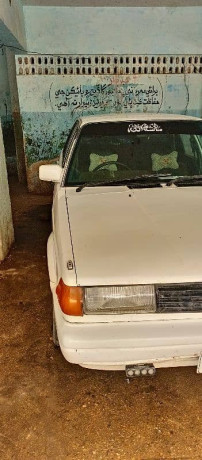 nissan-sunny-1988-big-10