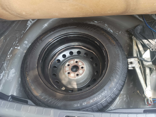 toyota-corolla-gli-13-big-6