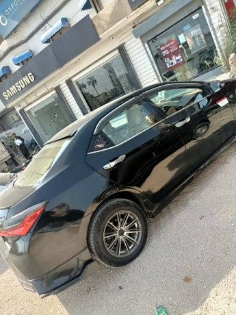 toyota-corolla-gli-2016-big-1