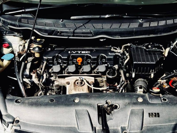 honda-civic-vti-2009-big-4