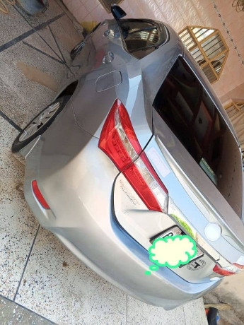 toyota-corolla-gli-2015-big-2