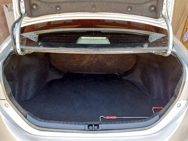 toyota-corolla-gli-2015-big-10