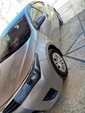 toyota-corolla-gli-2015-big-1