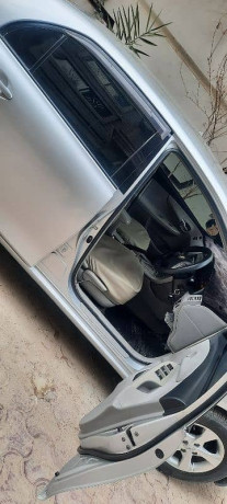 toyota-corolla-axio-2007-big-2