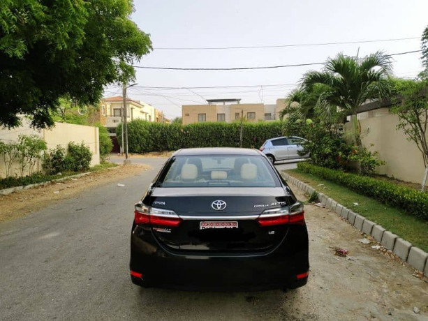 toyota-corolla-altis-16cc-model-2018aug-original-black-beauty-big-5