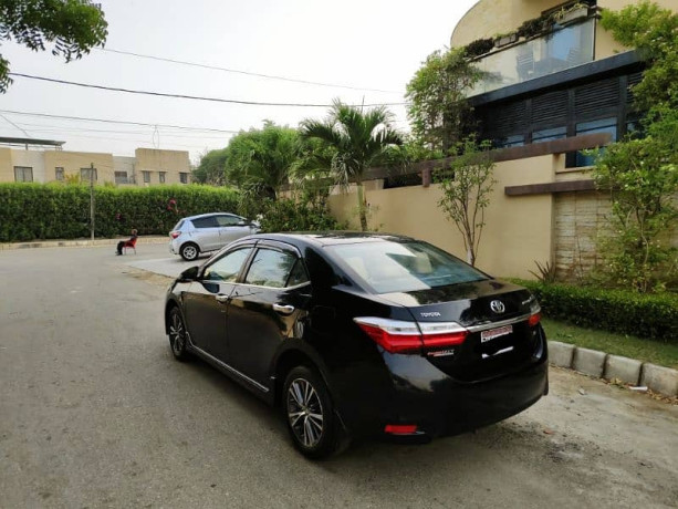toyota-corolla-altis-16cc-model-2018aug-original-black-beauty-big-4