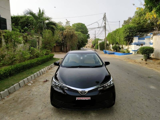 toyota-corolla-altis-16cc-model-2018aug-original-black-beauty-big-1