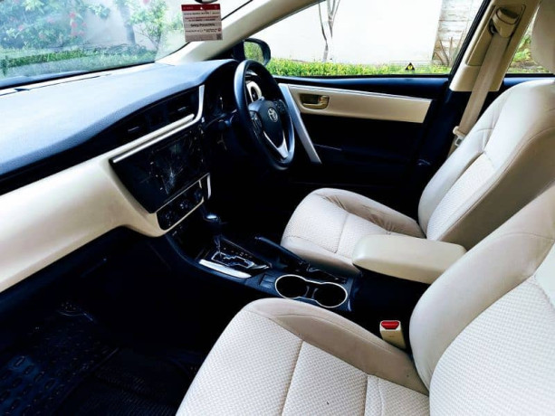 toyota-corolla-altis-16cc-model-2018aug-original-black-beauty-big-7