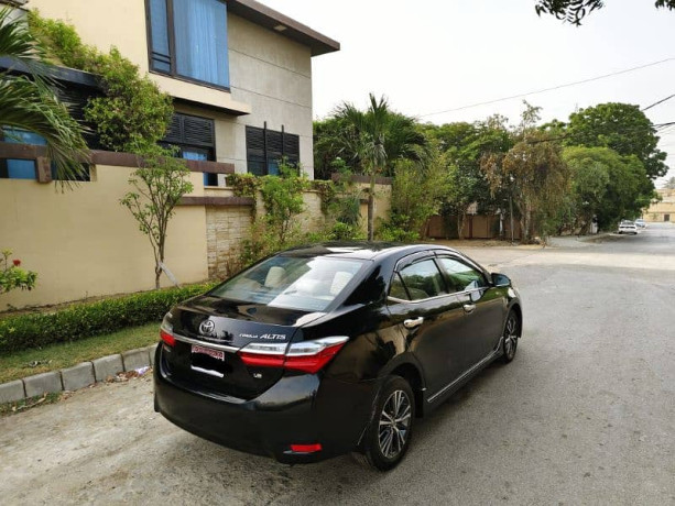 toyota-corolla-altis-16cc-model-2018aug-original-black-beauty-big-6