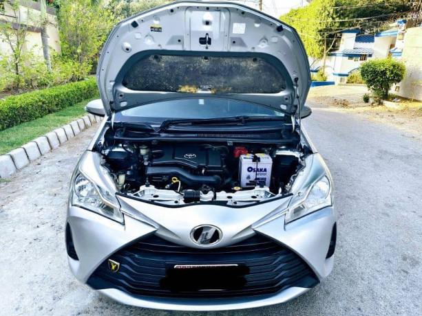 toyota-vitz-f-10-safety-edition-111-push-start-model-201823-b2b-big-11