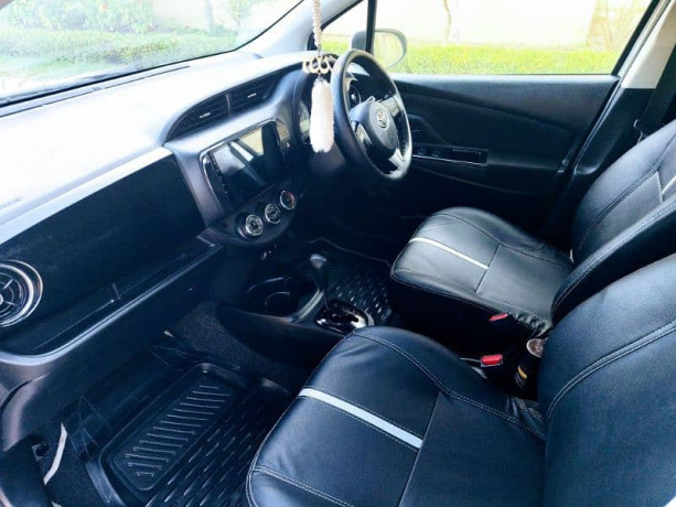 toyota-vitz-f-10-safety-edition-111-push-start-model-201823-b2b-big-7