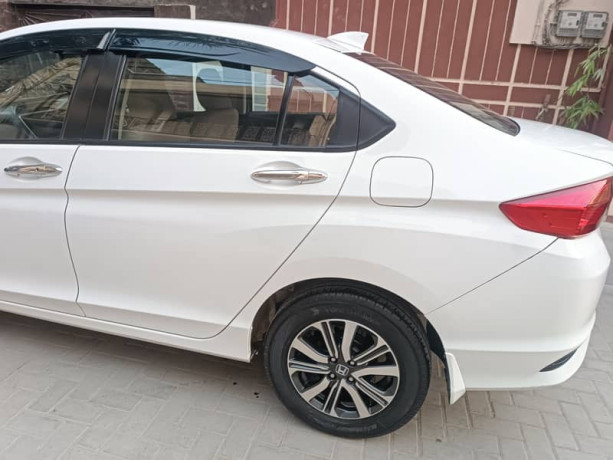 honda-city-aspire-2022-big-15