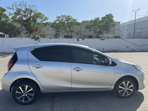 toyota-aqua-2019-g-led2023-registered-big-3