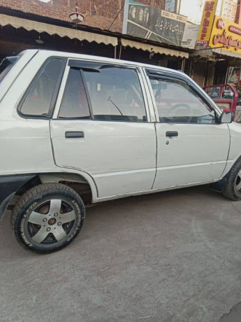 suzuki-mehran-2009-big-2