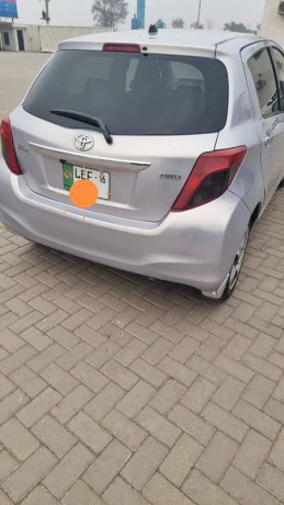 toyota-vitz-2016-big-7