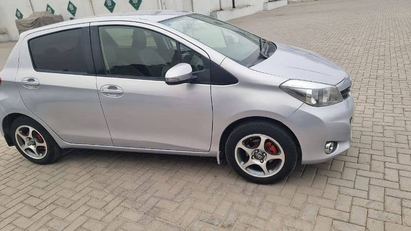 toyota-vitz-2016-big-8