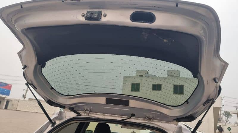 toyota-vitz-2016-big-3