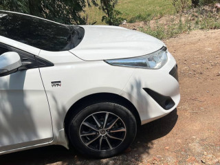toyota-yaris-2021-13-cvt-i-ativ