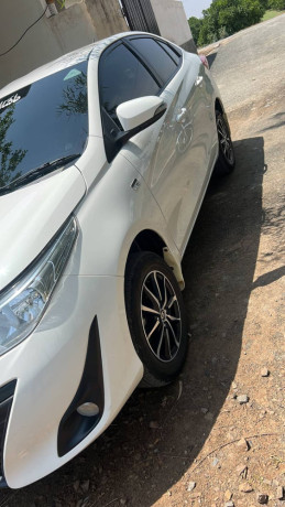 toyota-yaris-2021-13-cvt-i-ativ-big-1