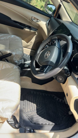 toyota-yaris-2021-13-cvt-i-ativ-big-16