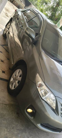 toyota-corolla-altis-2012-big-11