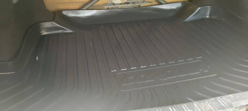 toyota-corolla-altis-2012-big-12