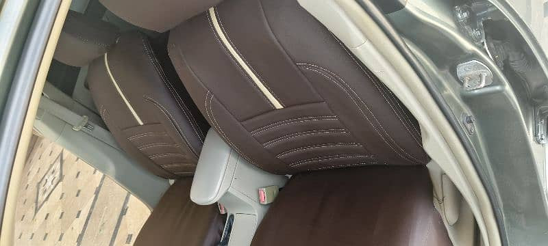 toyota-corolla-altis-2012-big-5